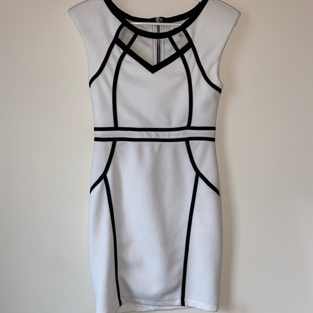 Toni white and black dress